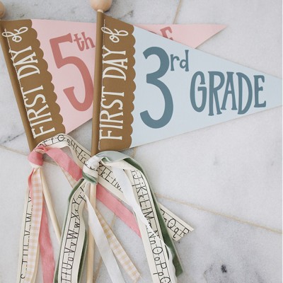 Personalized Back to School Pennant, Custom Name Grade Photo Prop, Pre K Kindergarten Girl School Wand